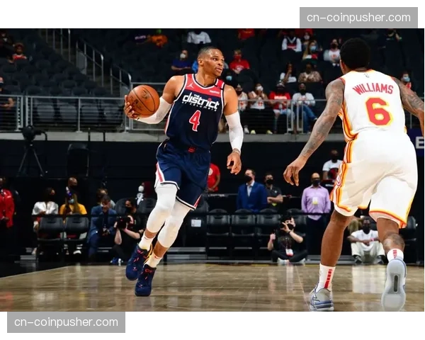 湖人进攻体系确立东契奇里夫斯双核驱动，球权分配优化释放潜能